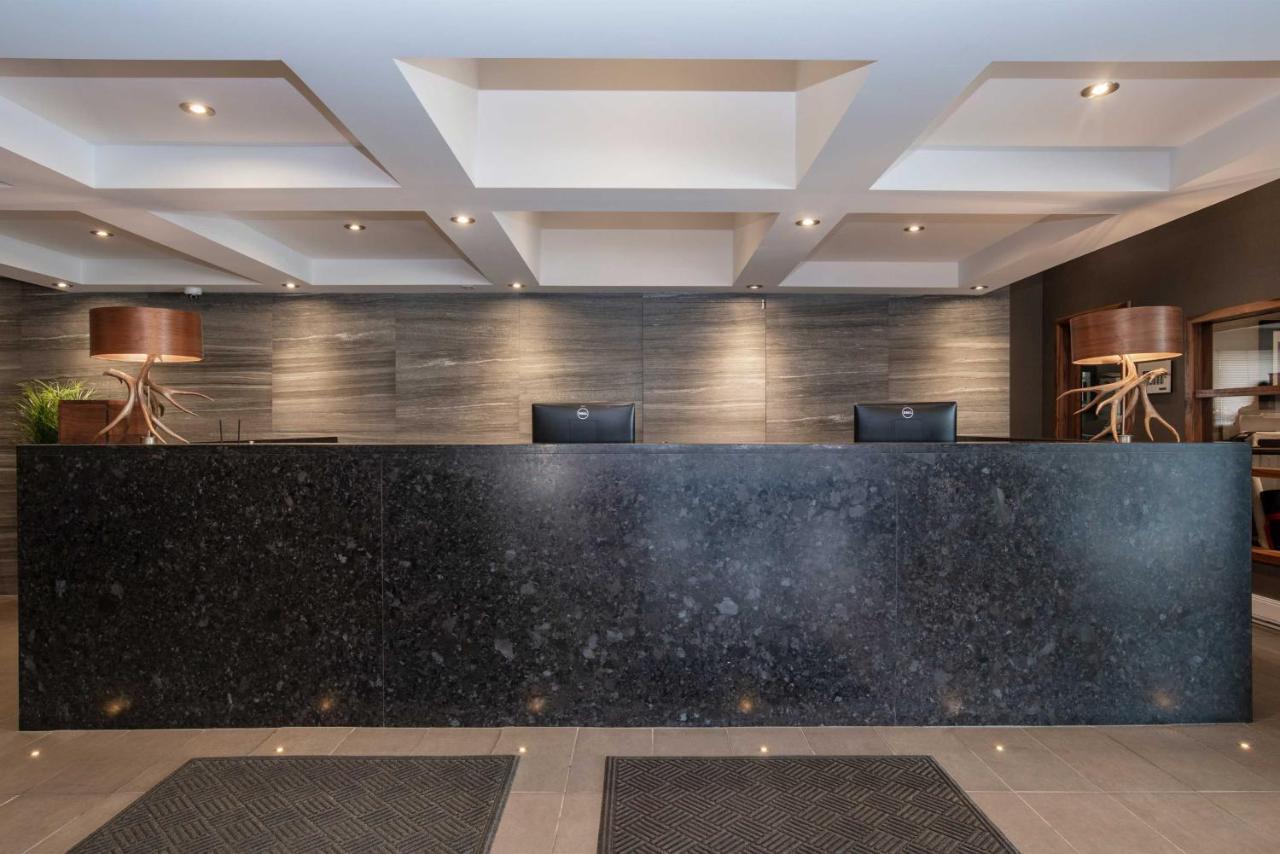 Sandman Hotel Вернон Экстерьер фото