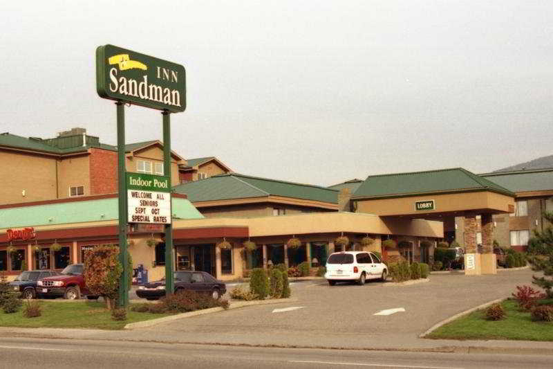 Sandman Hotel Вернон Экстерьер фото