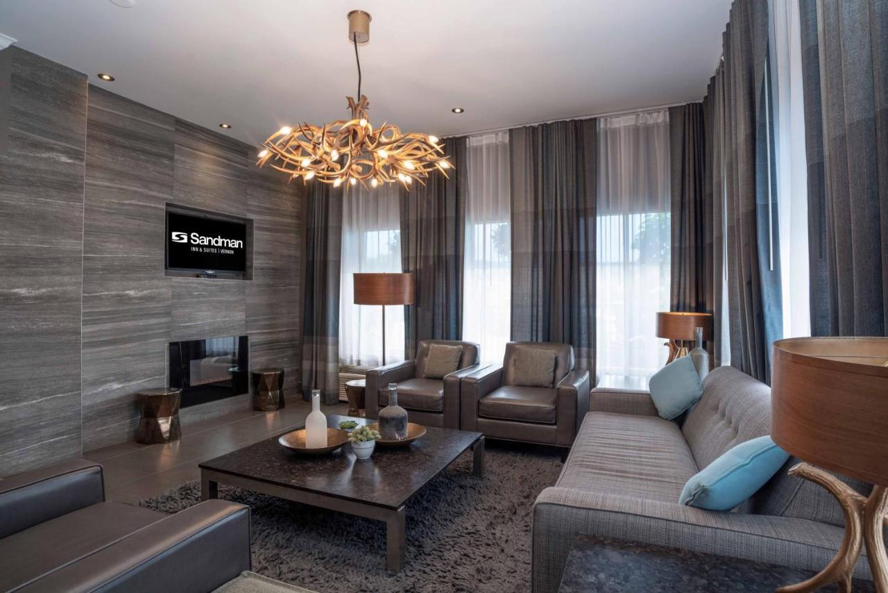 Sandman Hotel Вернон Экстерьер фото
